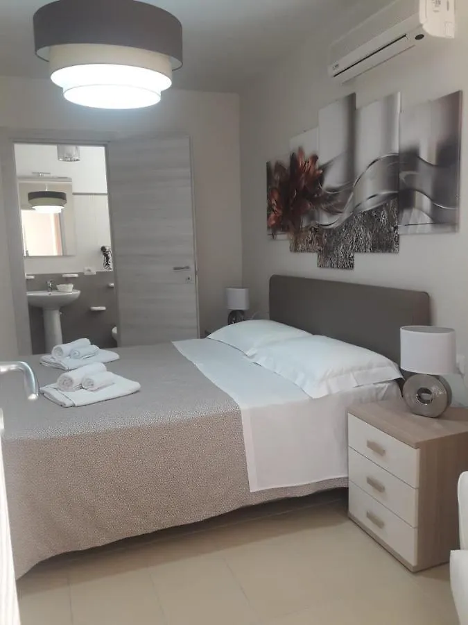 Residence Agave 兰佩杜萨 公寓式酒店